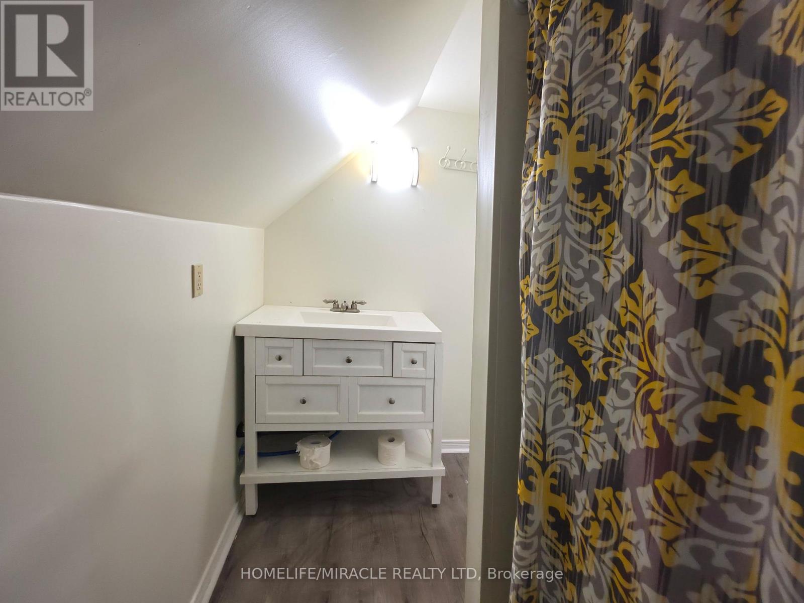 17 Goderich Street Property Photo 43