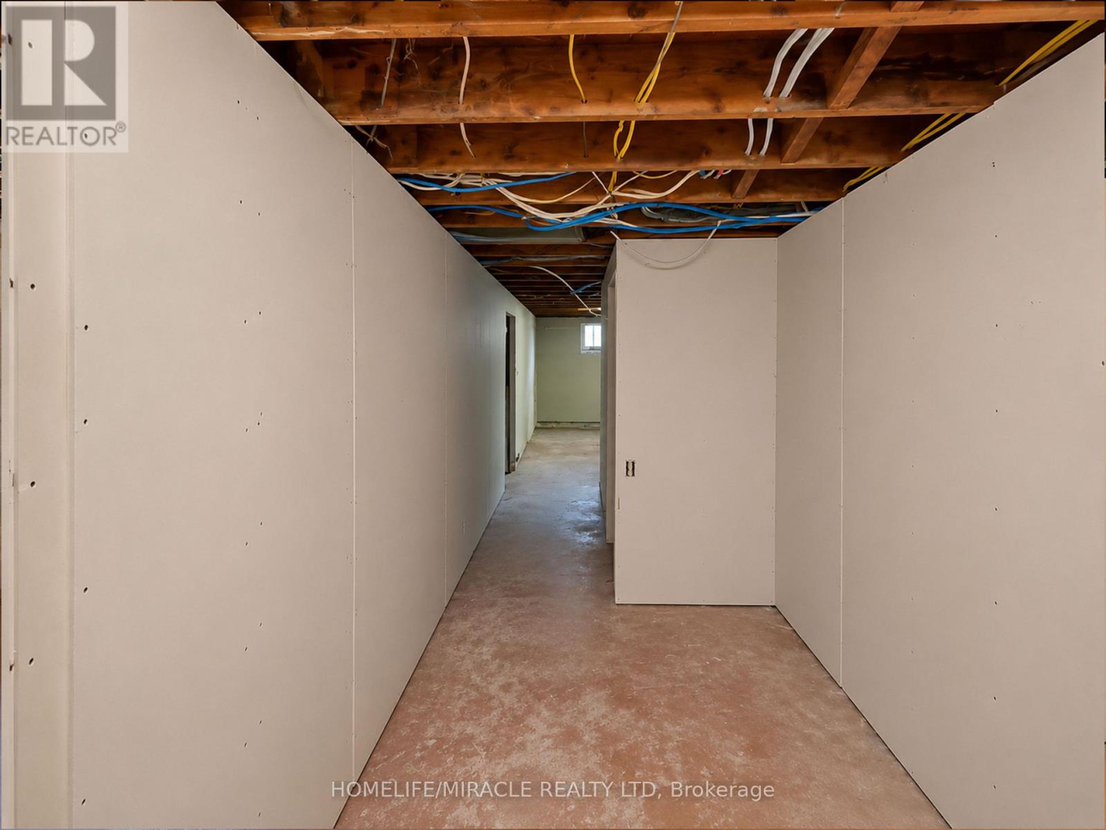17 Goderich Street Property Photo 45