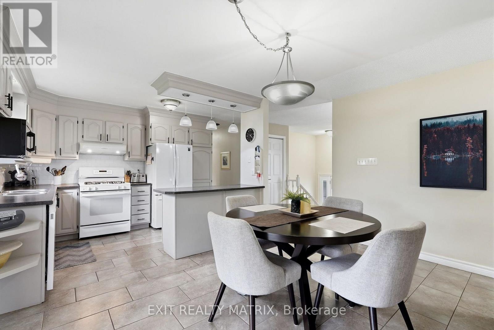 353 Nelson Street E Property Photo 8