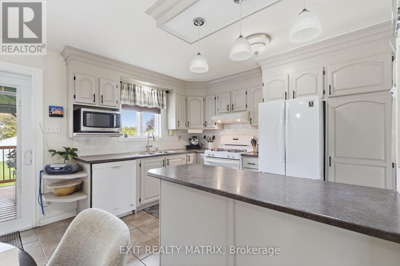 353 Nelson Street E Property Photo 10