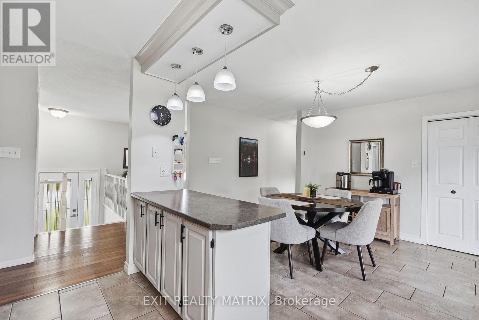 353 Nelson Street E Property Photo 12