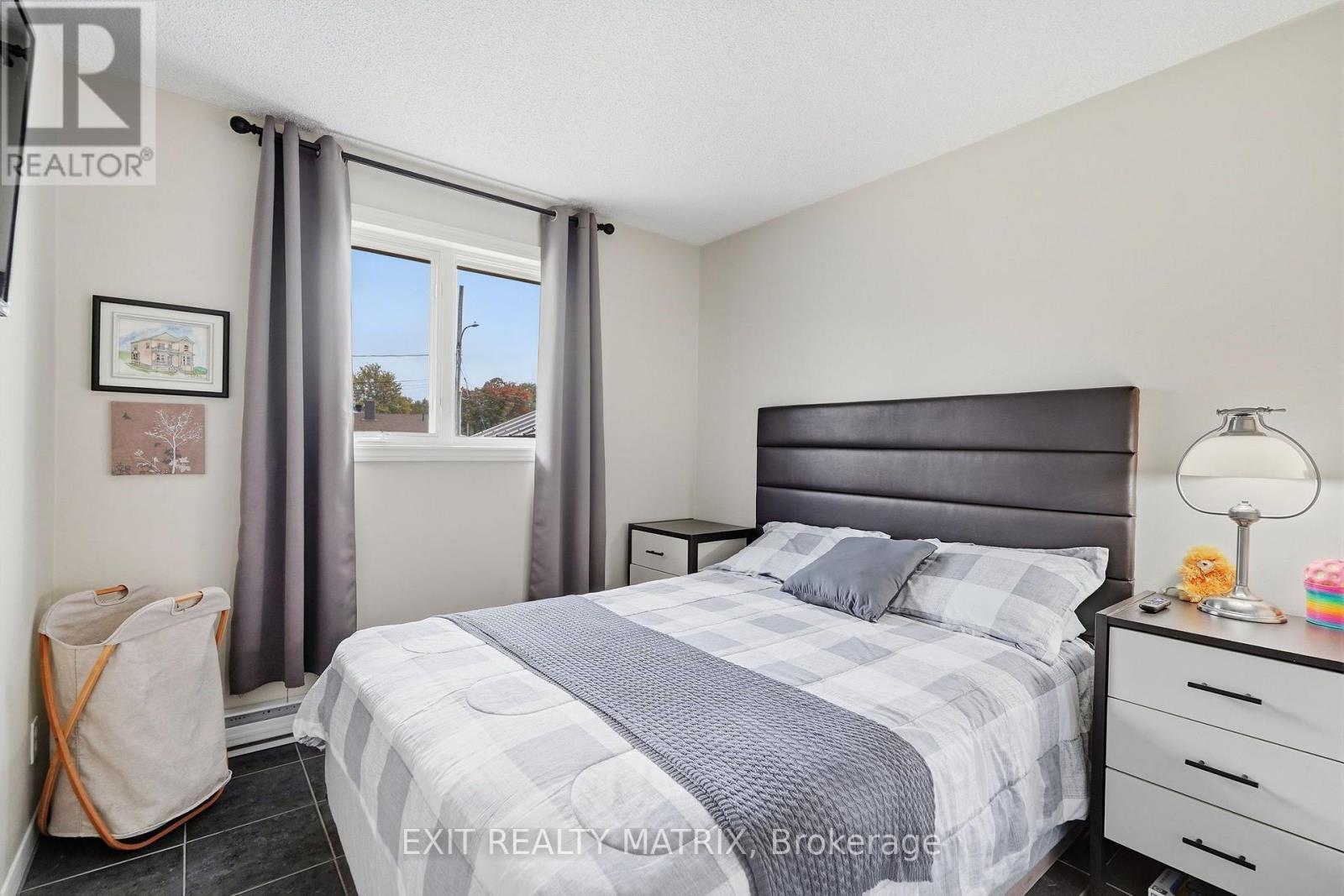 353 Nelson Street E Property Photo 14