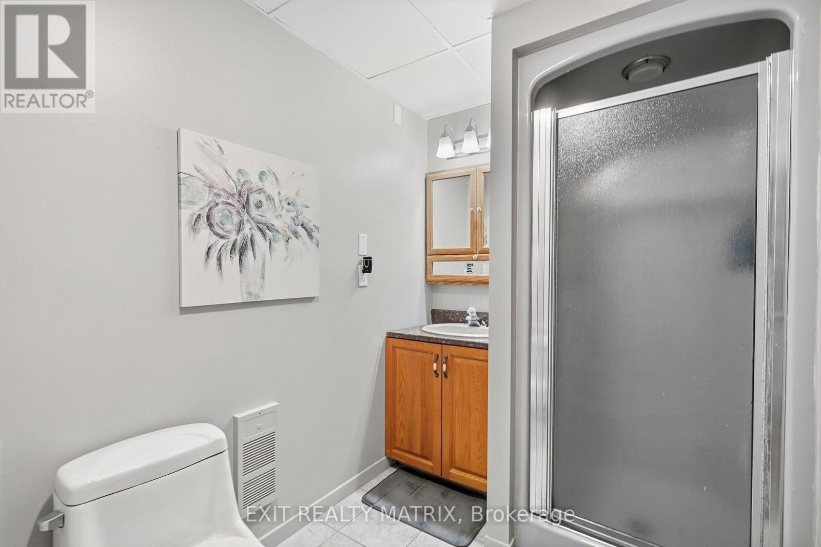 353 Nelson Street E Property Photo 24