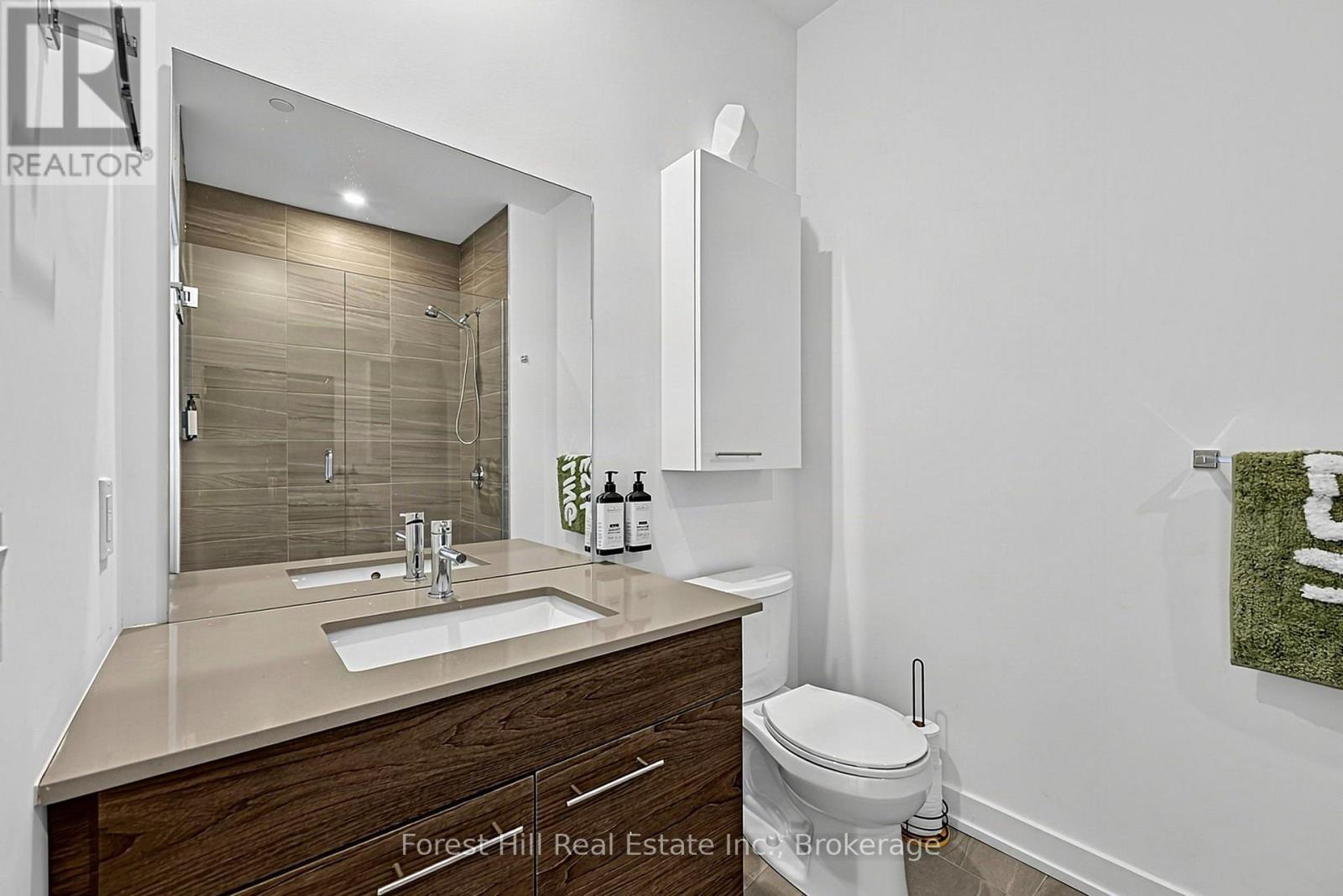 502 - 120 Carrick Trail Property Photo 12