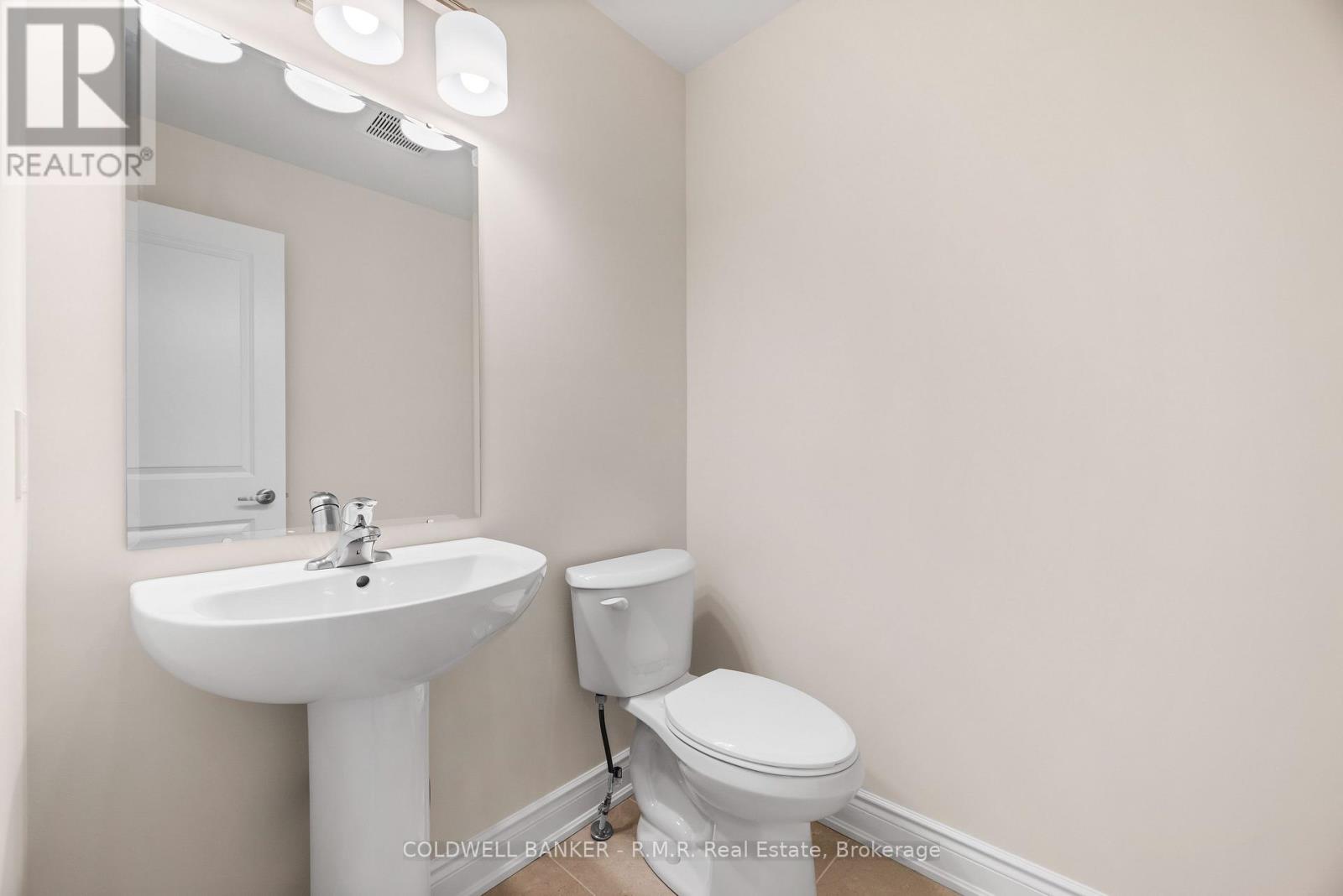 B - 434 Orchard Avenue S Property Photo 6
