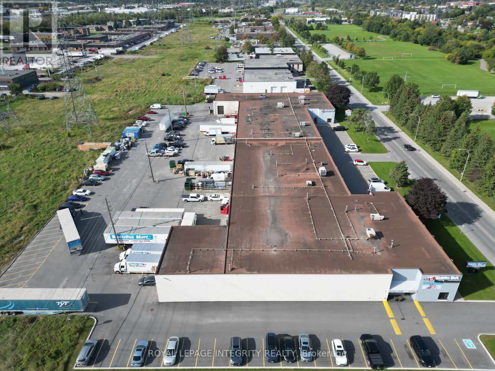 G-h - 60 Colonnade Road Property Photo 8