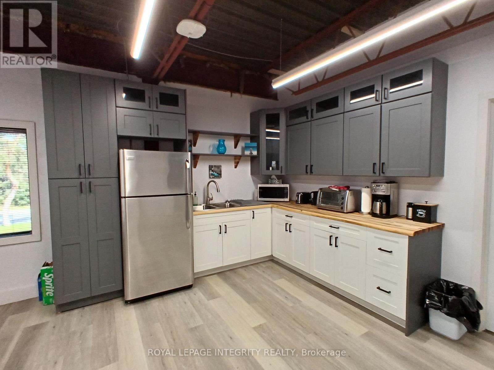 G-h - 60 Colonnade Road Property Photo 20