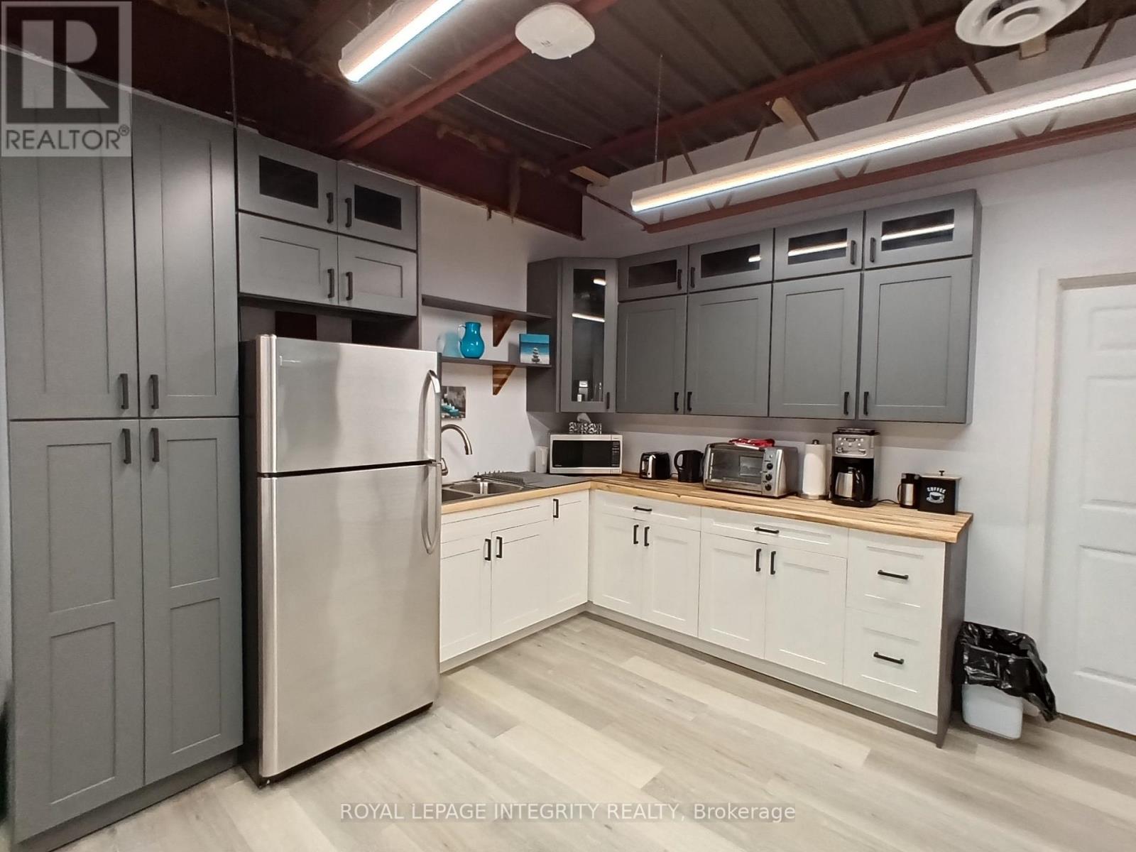 G-h - 60 Colonnade Road Property Photo 21