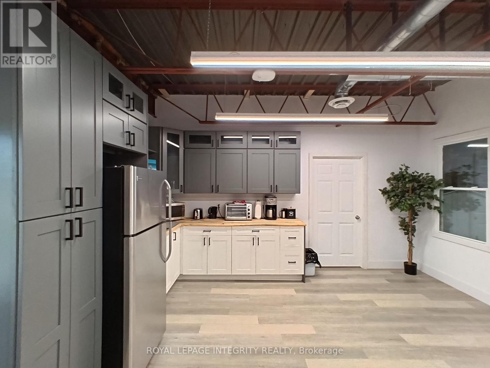G-h - 60 Colonnade Road Property Photo 22