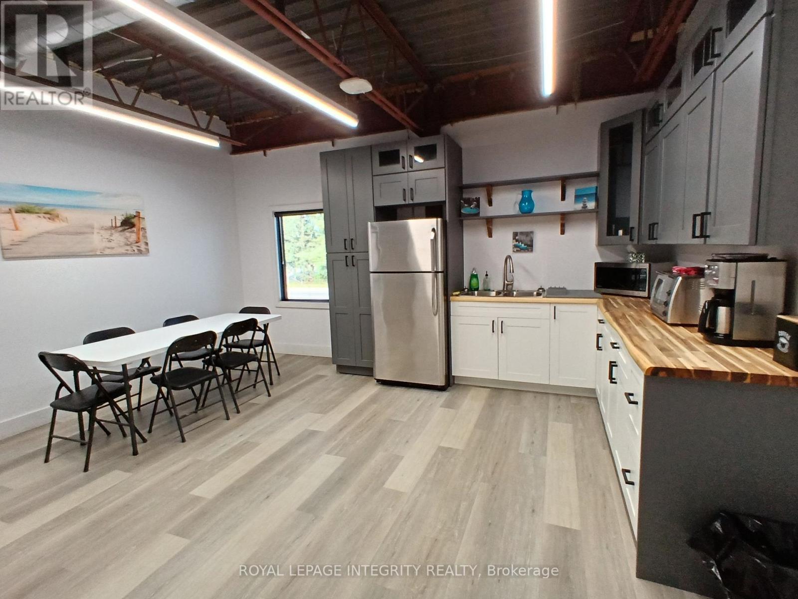 G-h - 60 Colonnade Road Property Photo 24