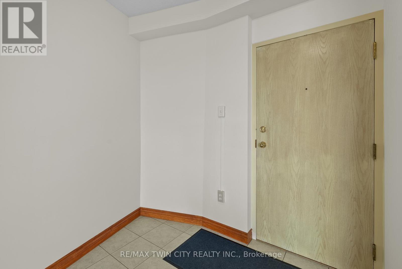 905 - 9 Bonheur Court Property Photo 5