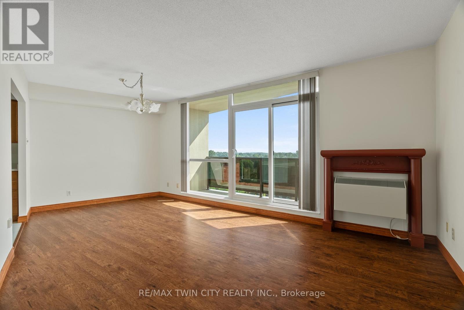 905 - 9 Bonheur Court Property Photo 13