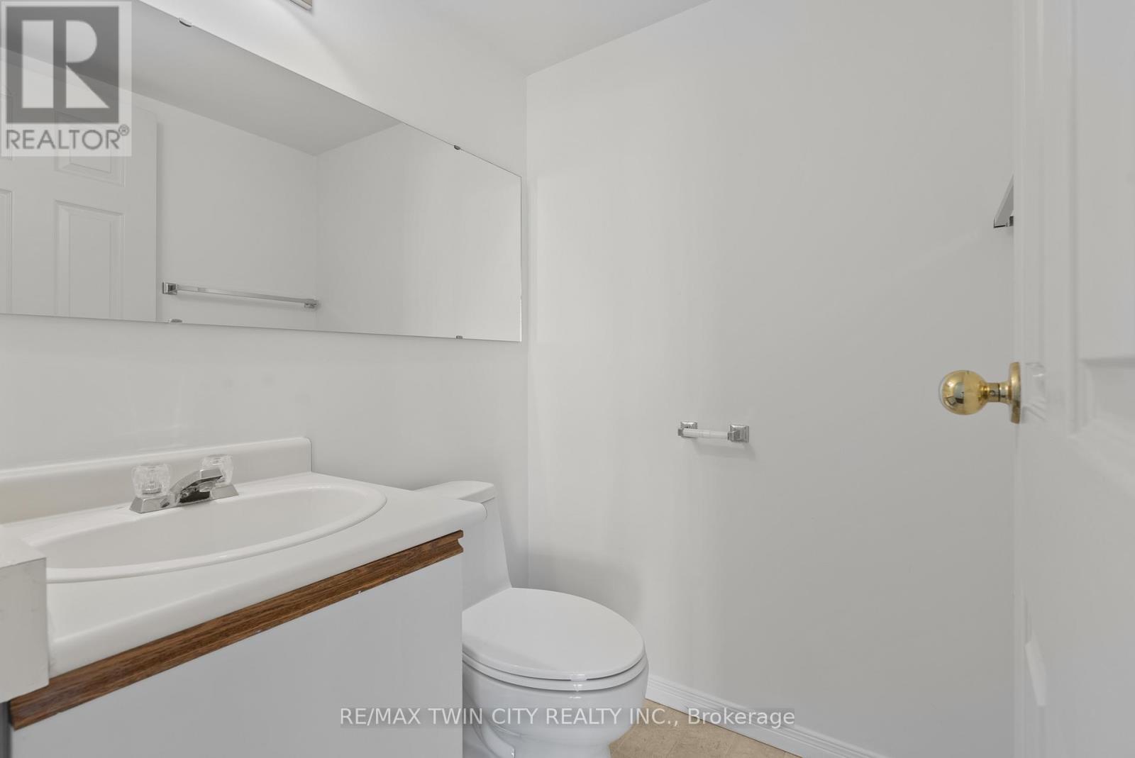 905 - 9 Bonheur Court Property Photo 16