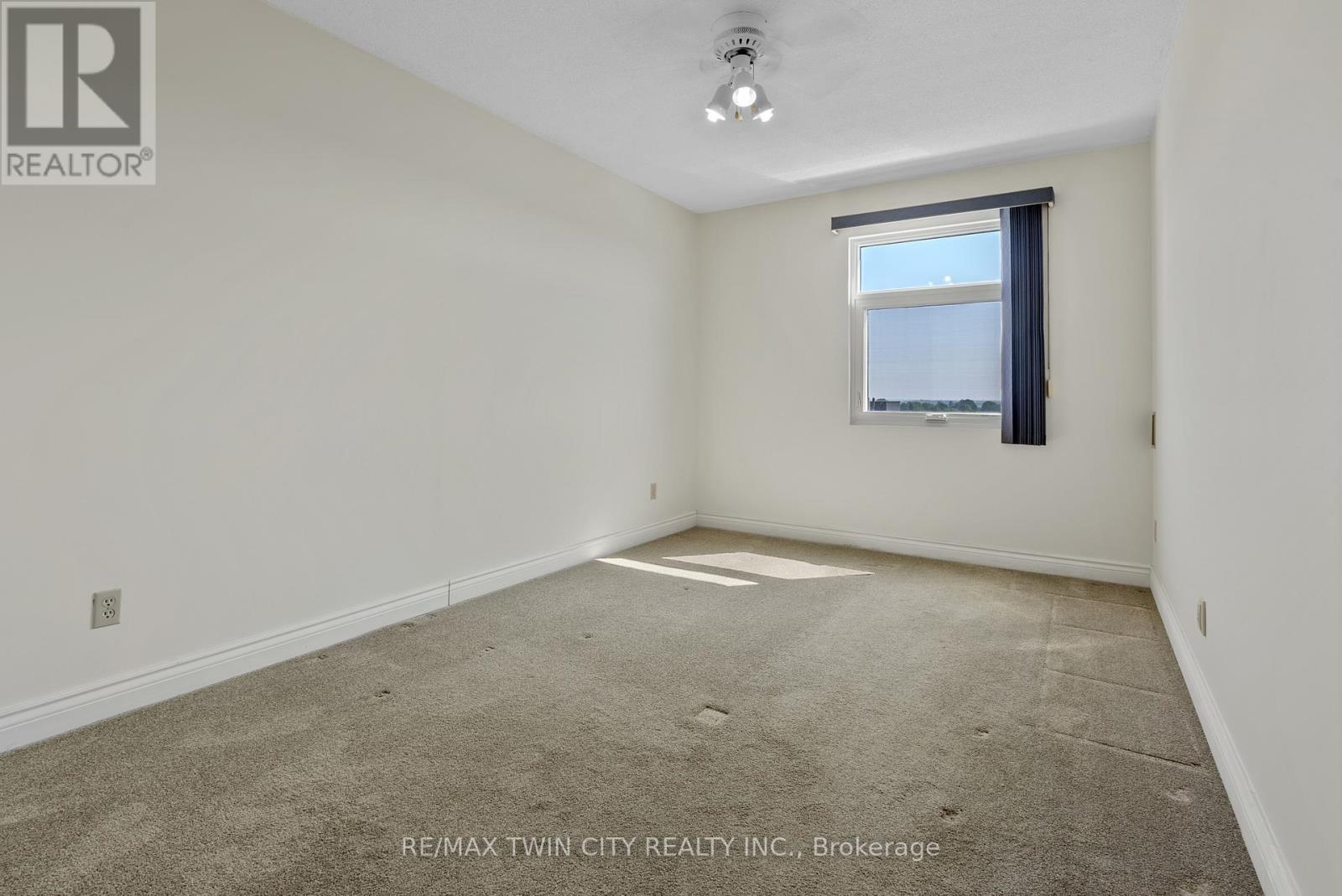 905 - 9 Bonheur Court Property Photo 18