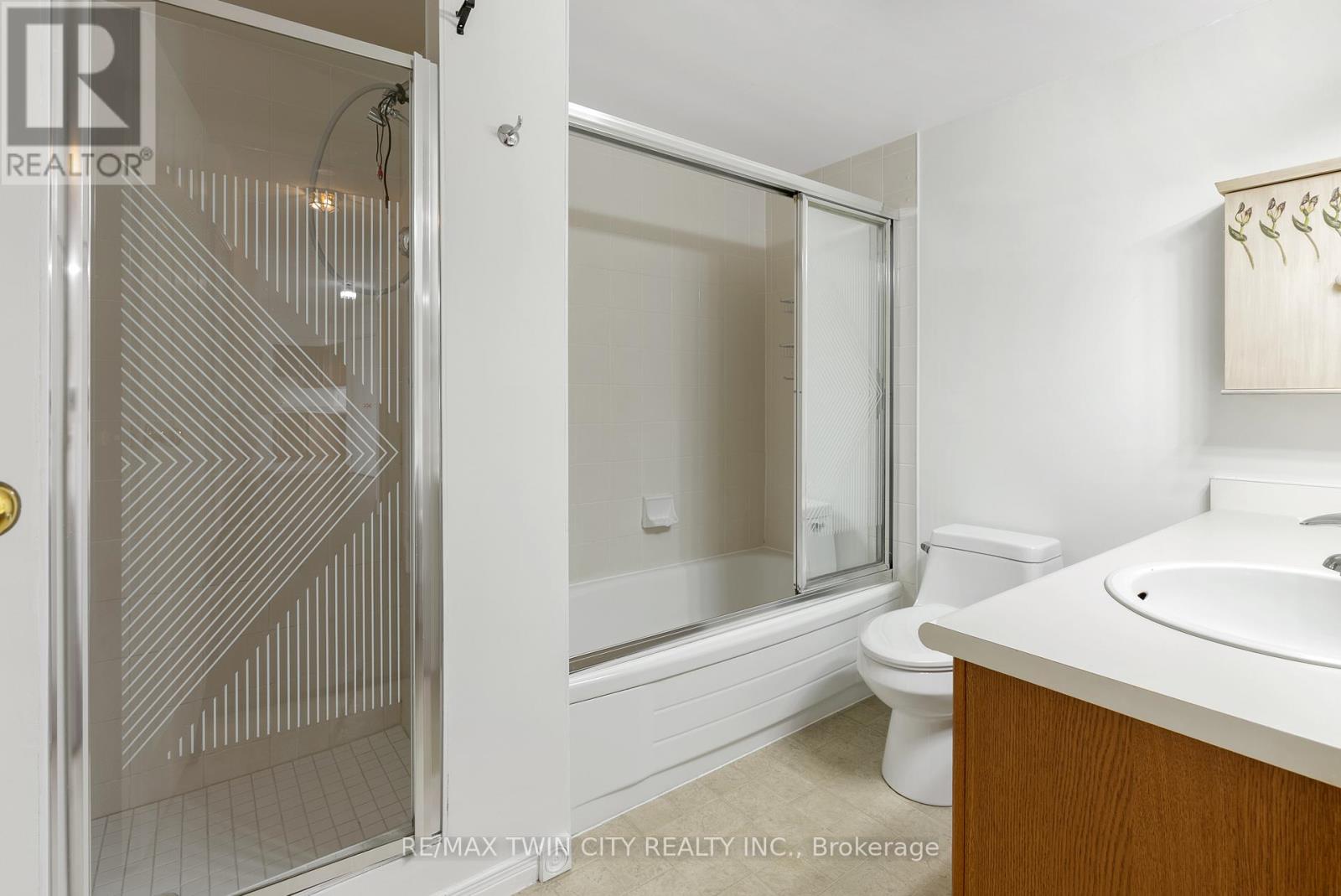 905 - 9 Bonheur Court Property Photo 21