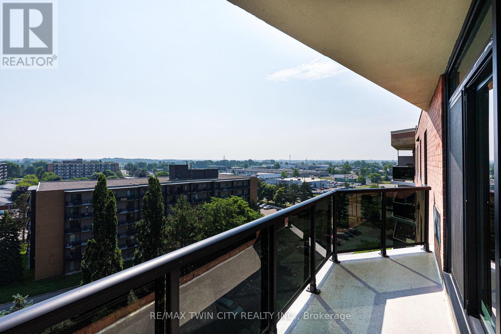 905 - 9 Bonheur Court Property Photo 22