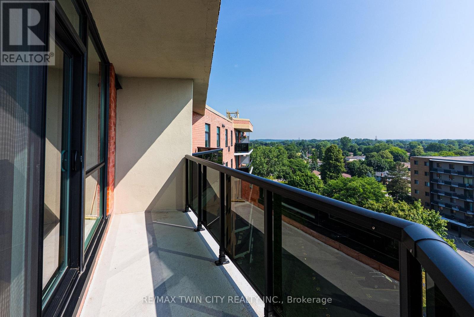 905 - 9 Bonheur Court Property Photo 23