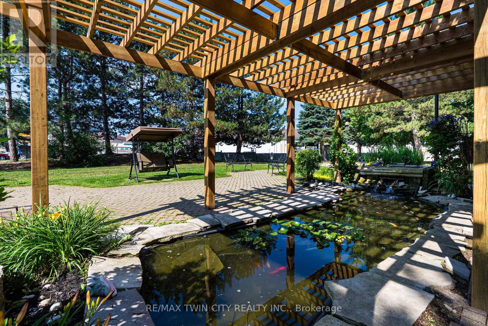 905 - 9 Bonheur Court Property Photo 35