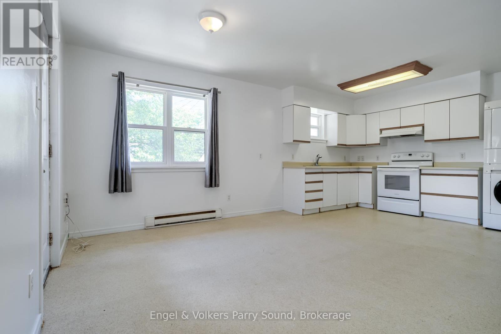 128 Isabella Street Property Photo 6