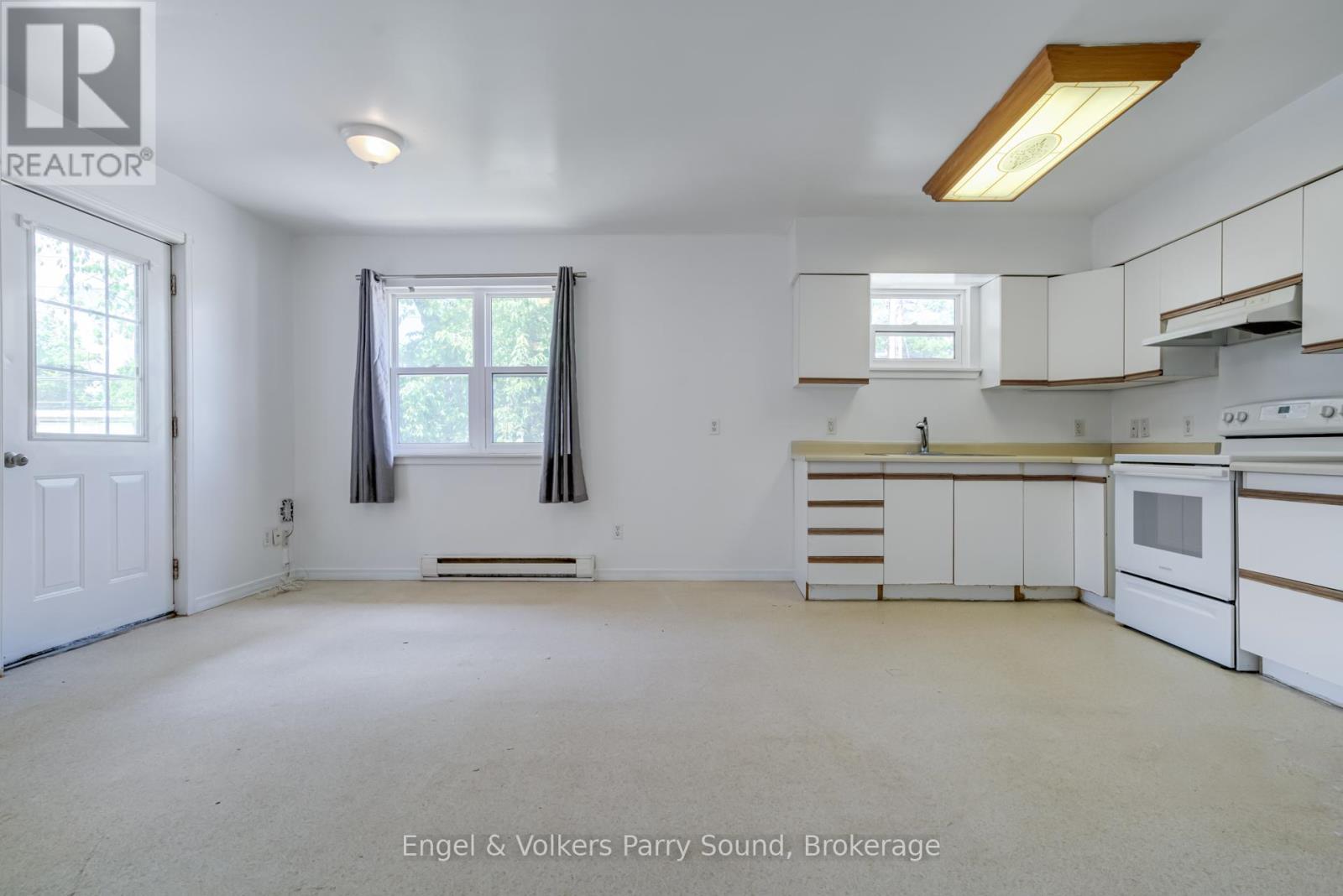 128 Isabella Street Property Photo 7