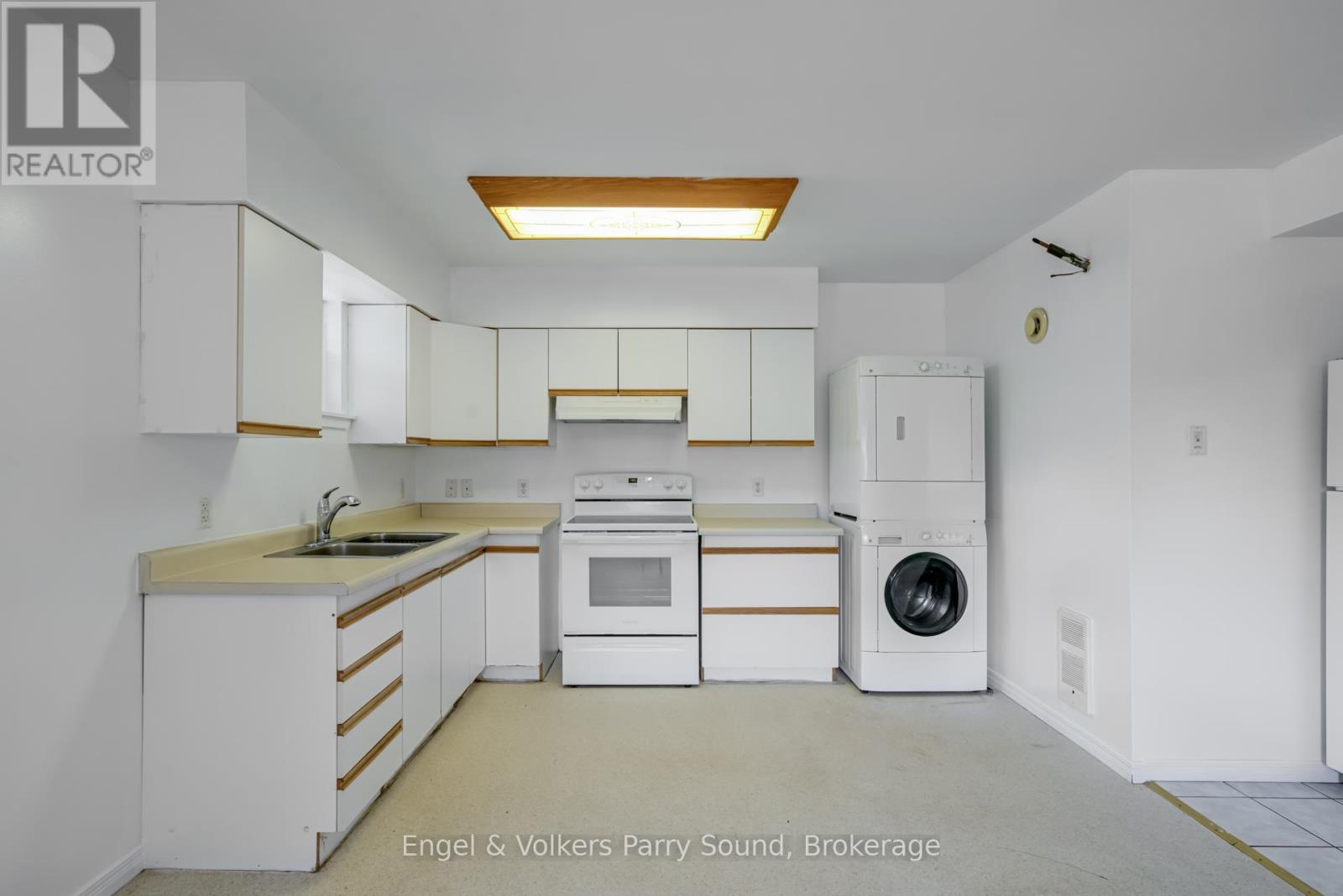 128 Isabella Street Property Photo 8