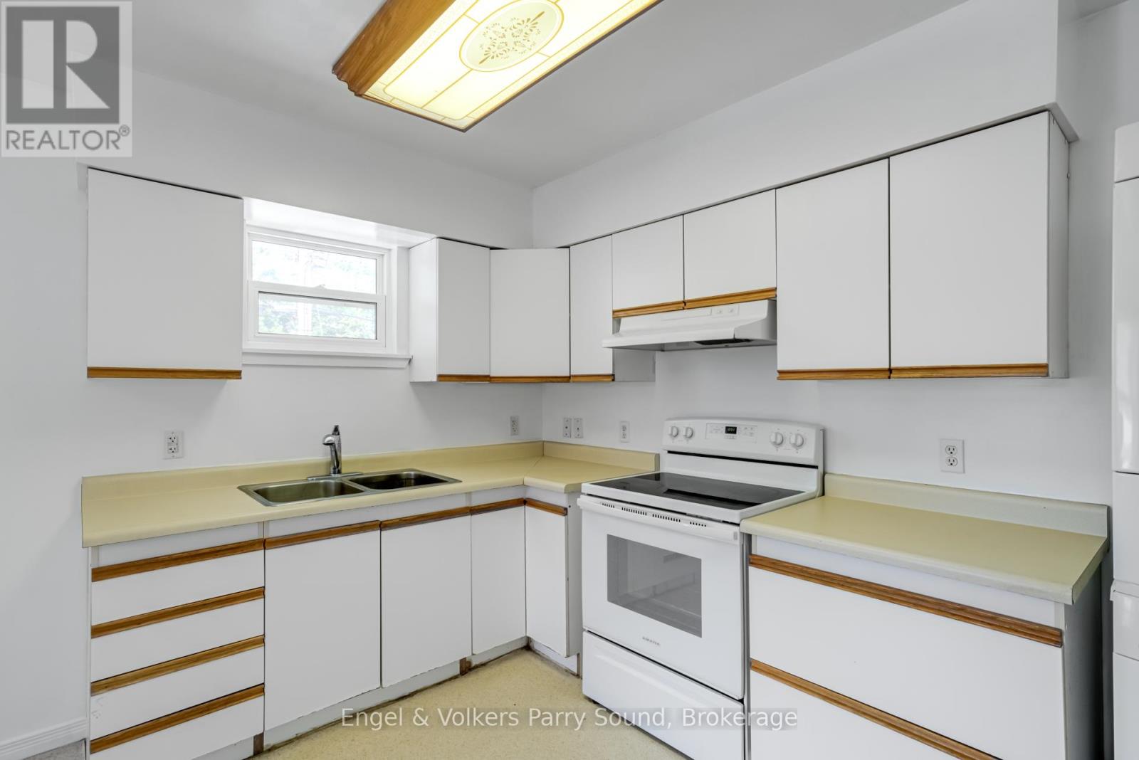 128 Isabella Street Property Photo 10