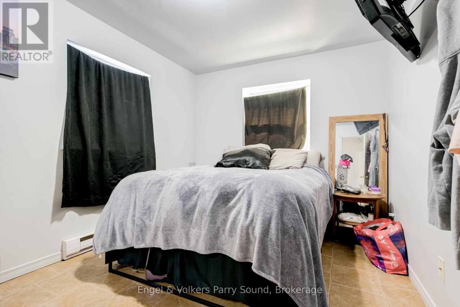 128 Isabella Street Property Photo 26