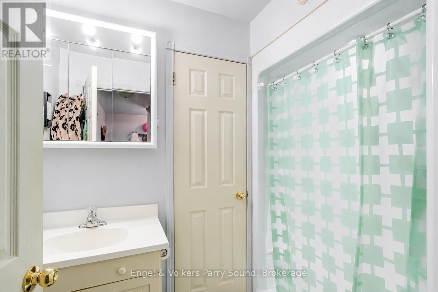 128 Isabella Street Property Photo 27