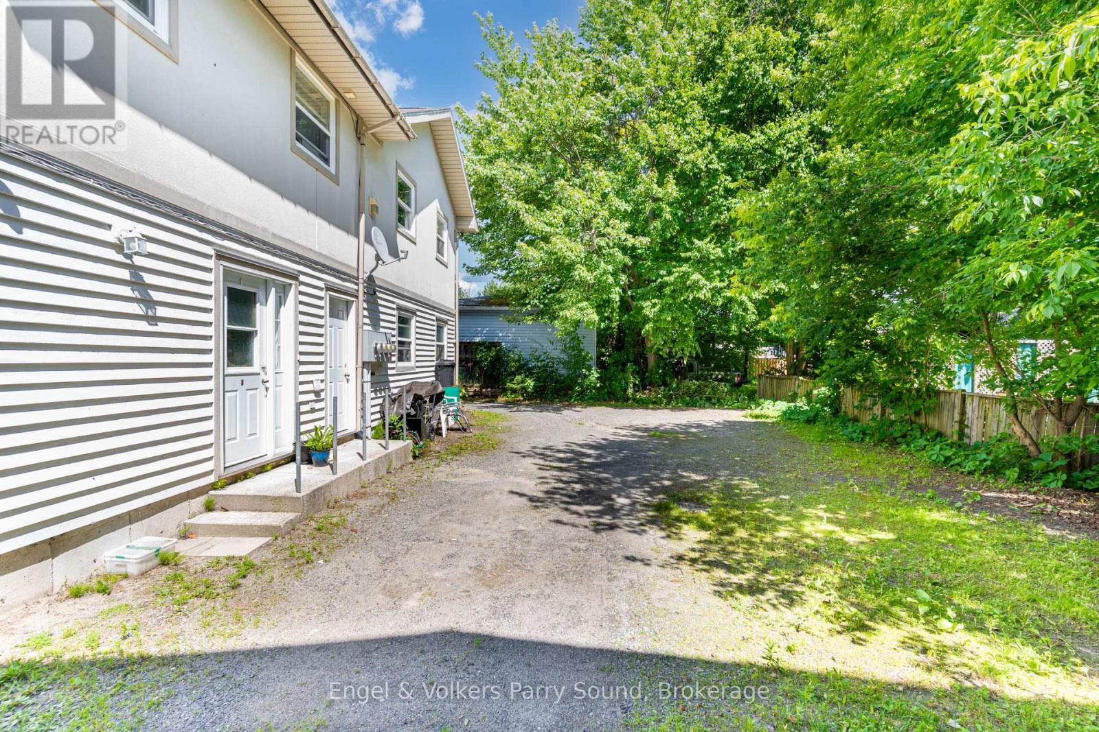 128 Isabella Street Property Photo 29