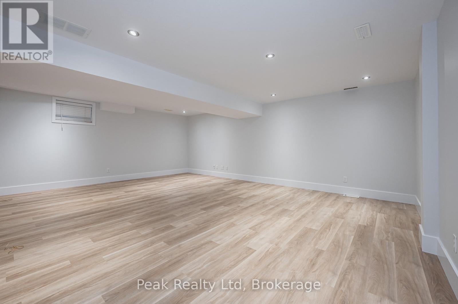 125 Steepleridge Street Property Photo 23