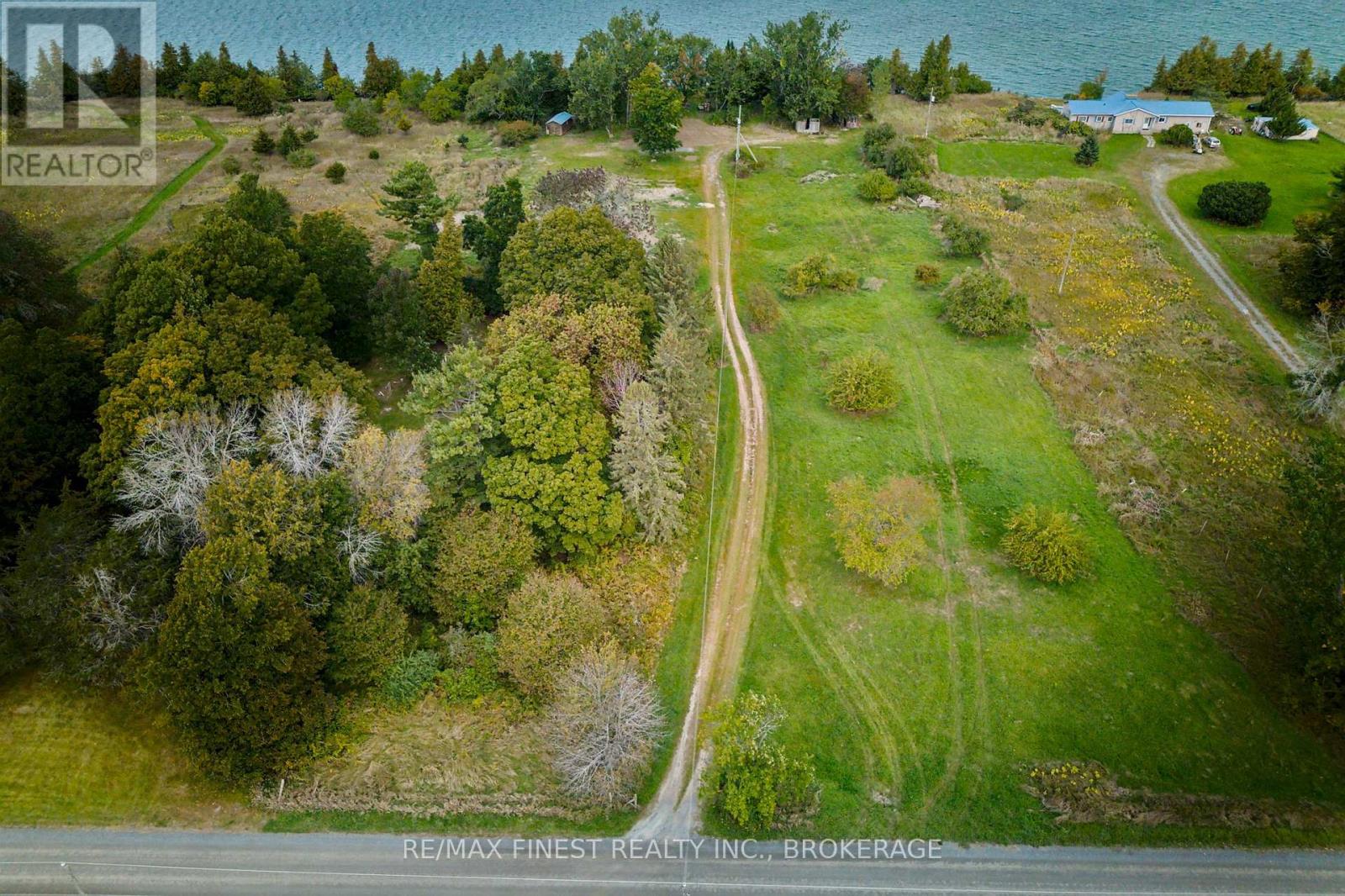 1600 Front Road Property Photo 8