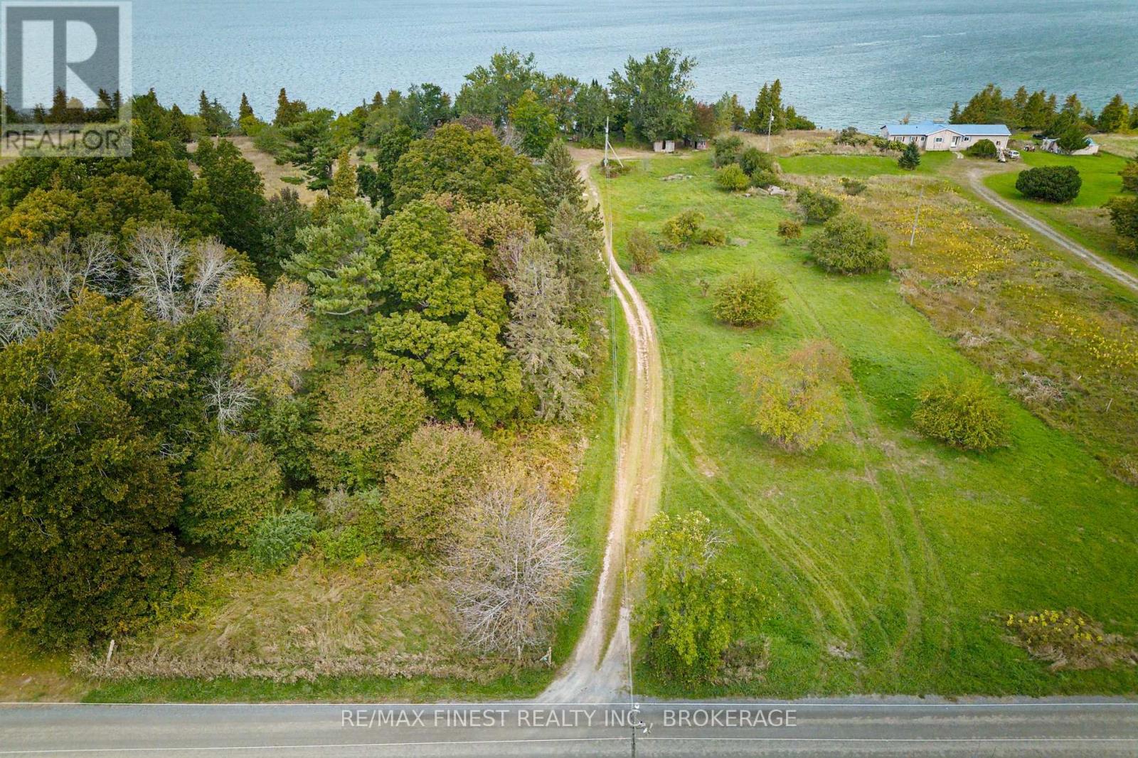 1600 Front Road Property Photo 10