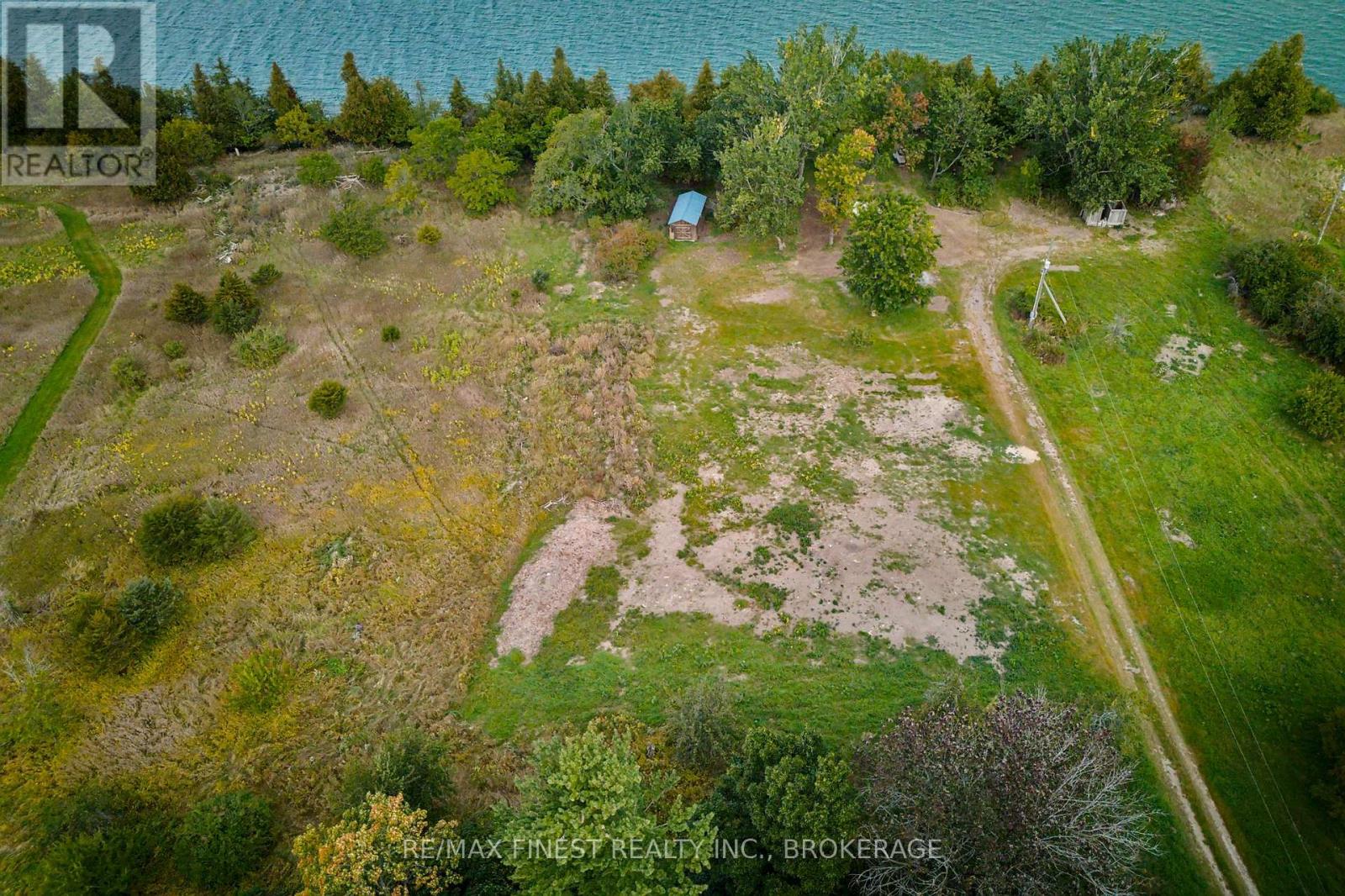 1600 Front Road Property Photo 12