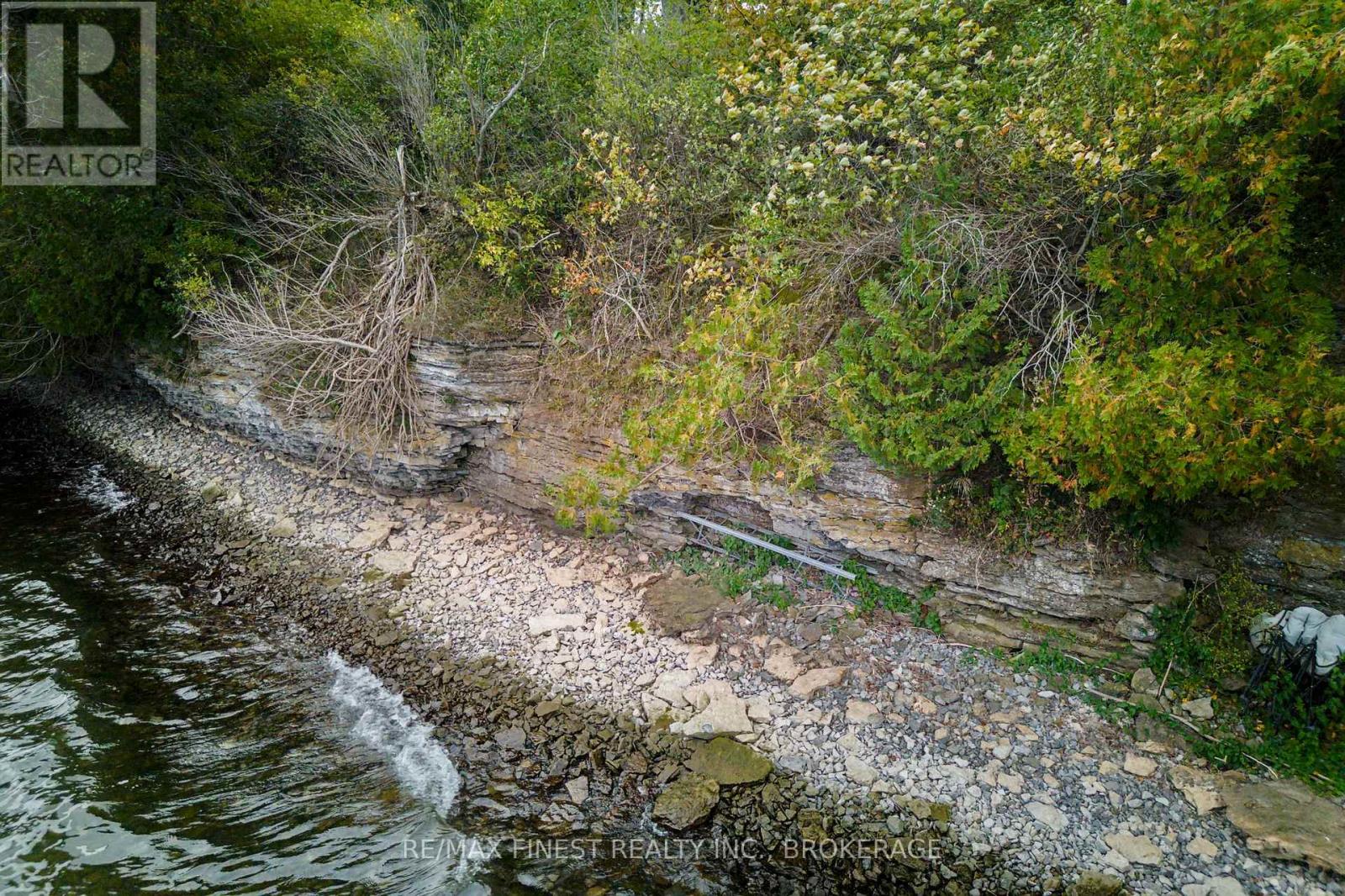 1600 Front Road Property Photo 17