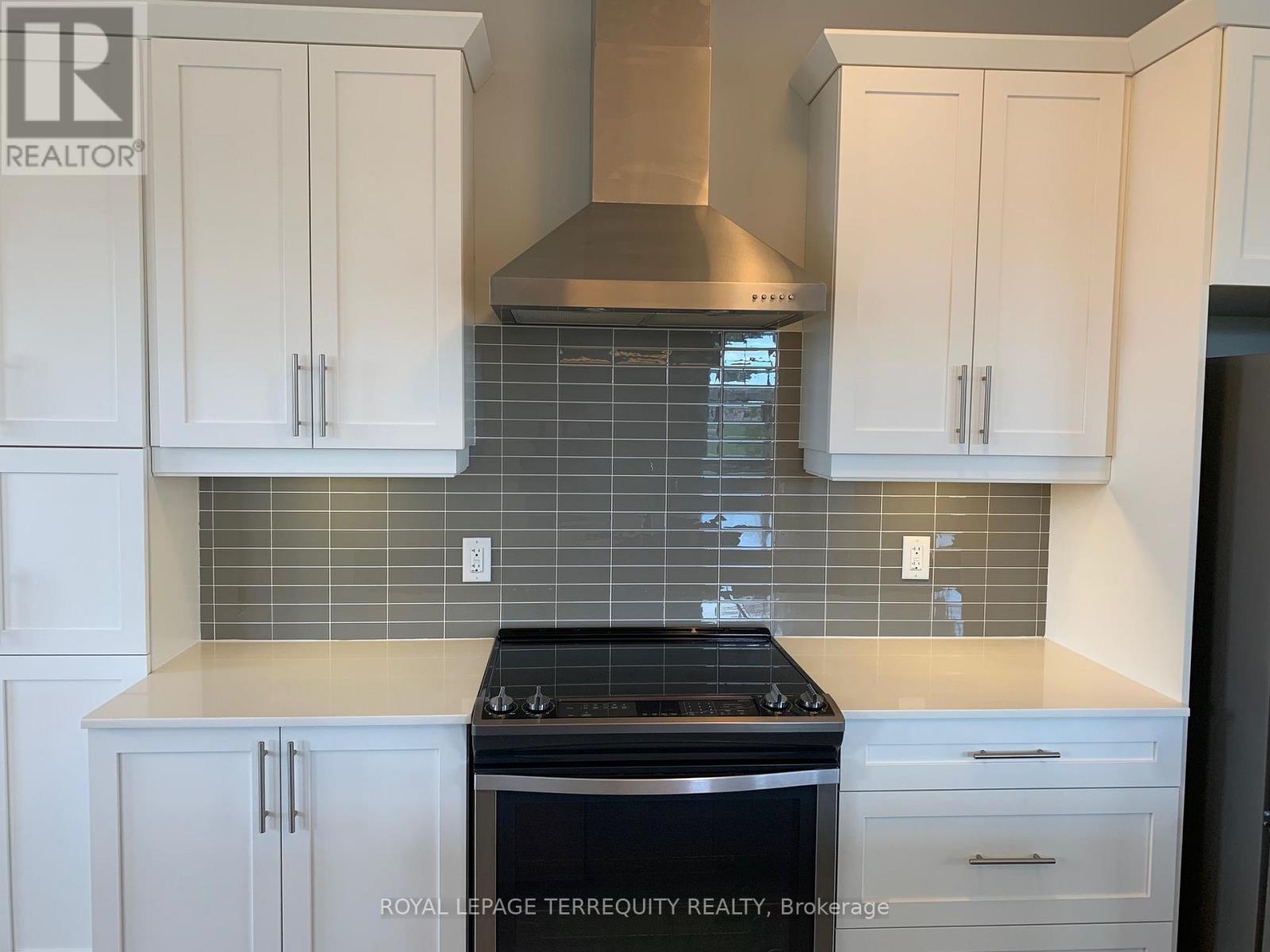 2 - 3025 Singleton Avenue Property Photo 6