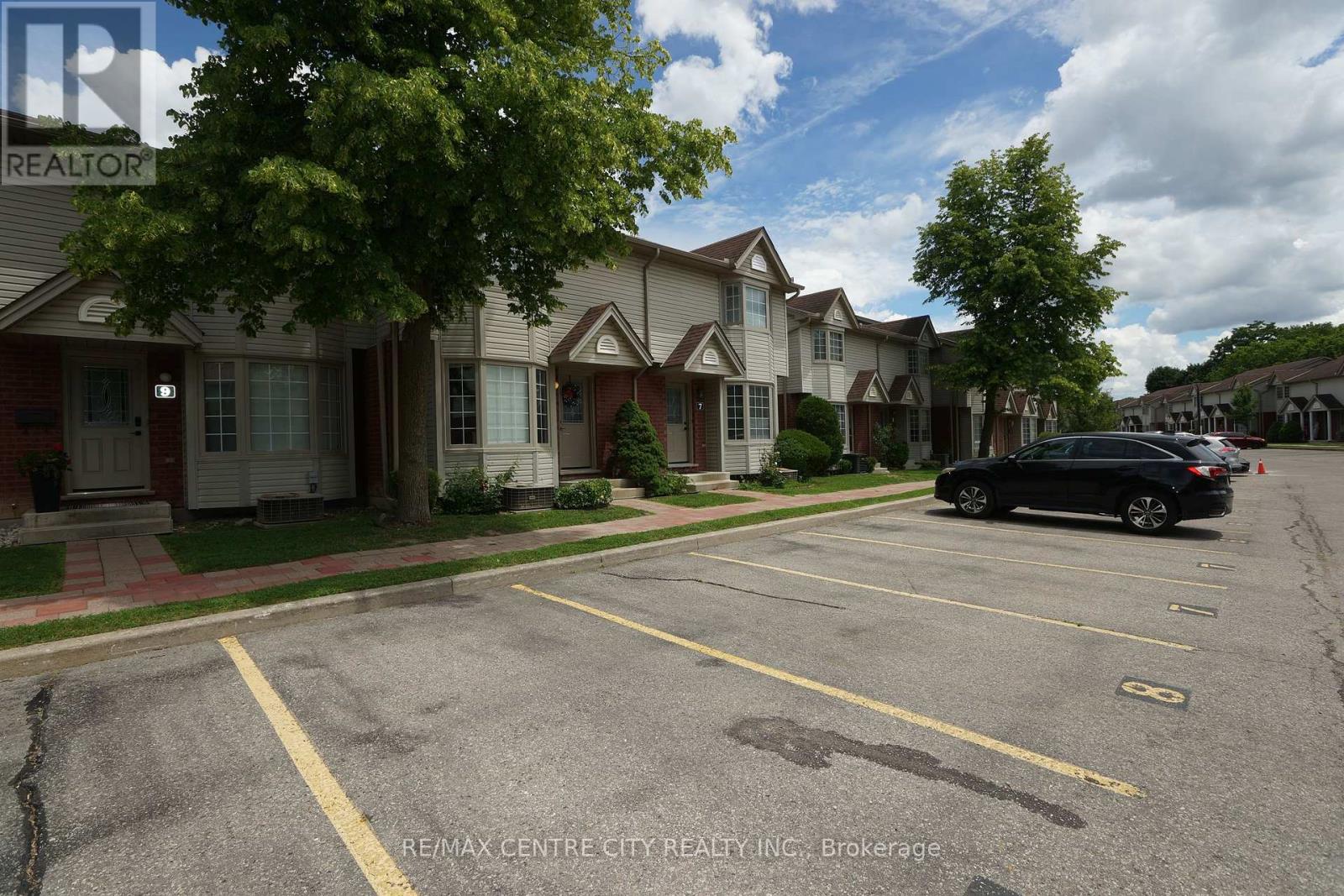 8 - 50 Chapman Court Property Photo 2