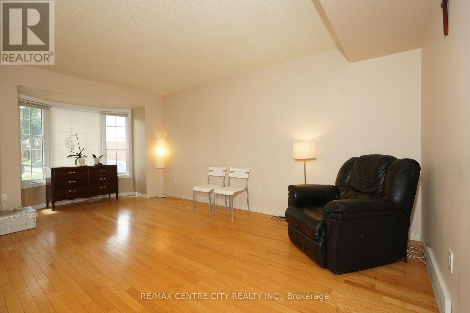 8 - 50 Chapman Court Property Photo 4