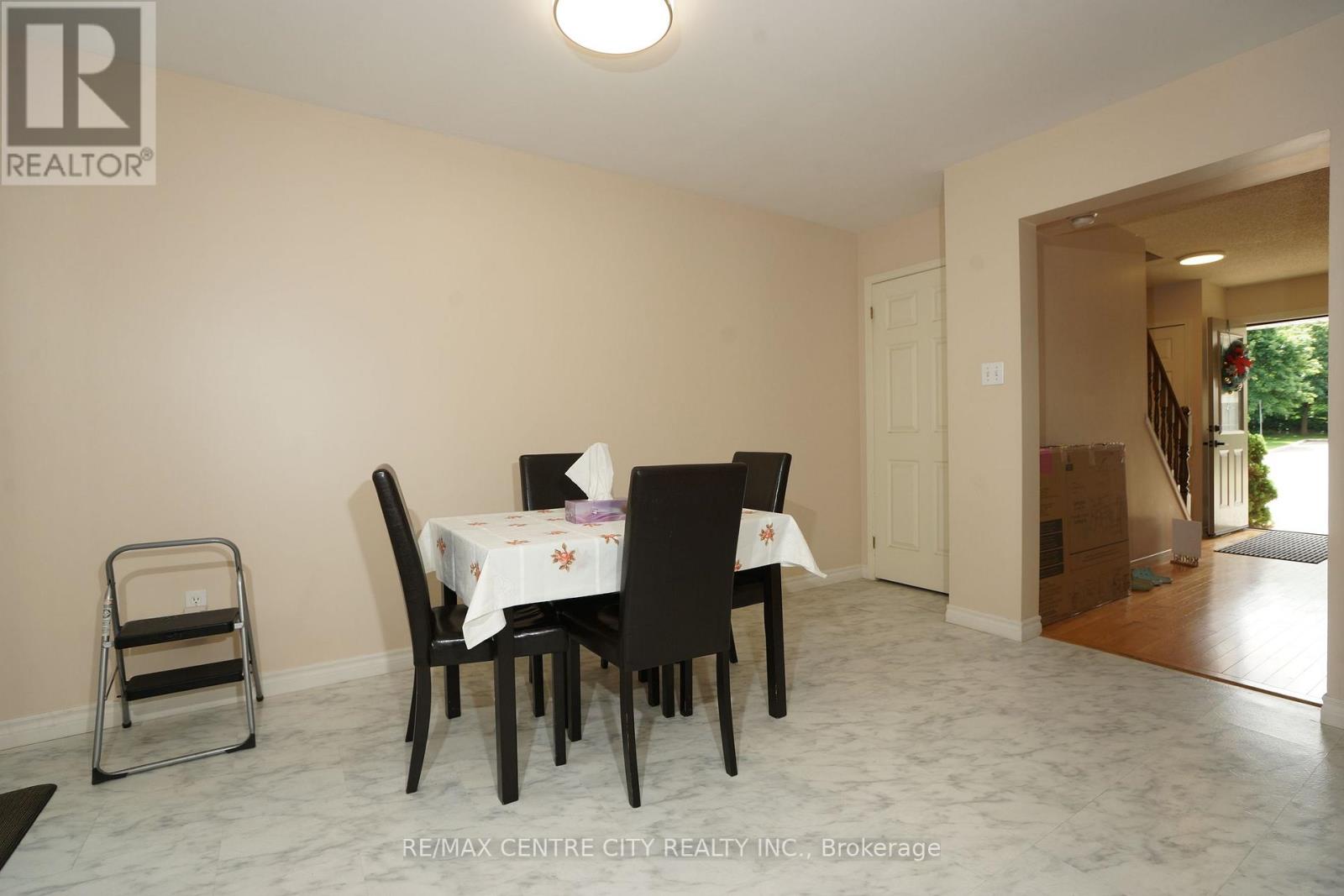 8 - 50 Chapman Court Property Photo 11