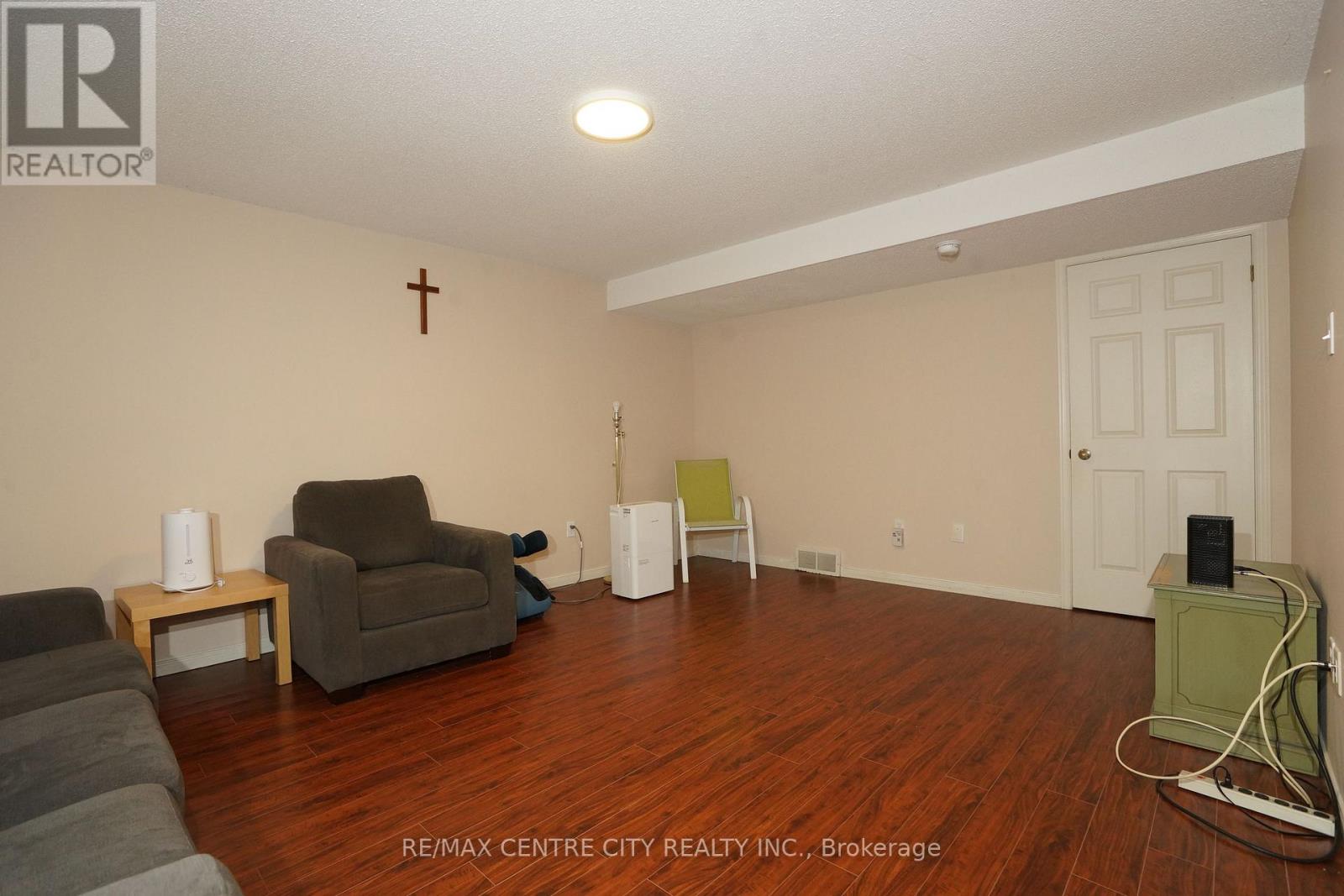 8 - 50 Chapman Court Property Photo 17