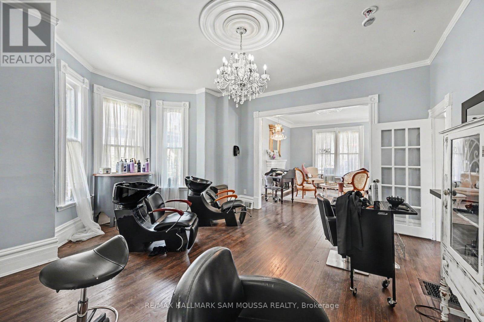 6 Lake Avenue W Property Photo 15