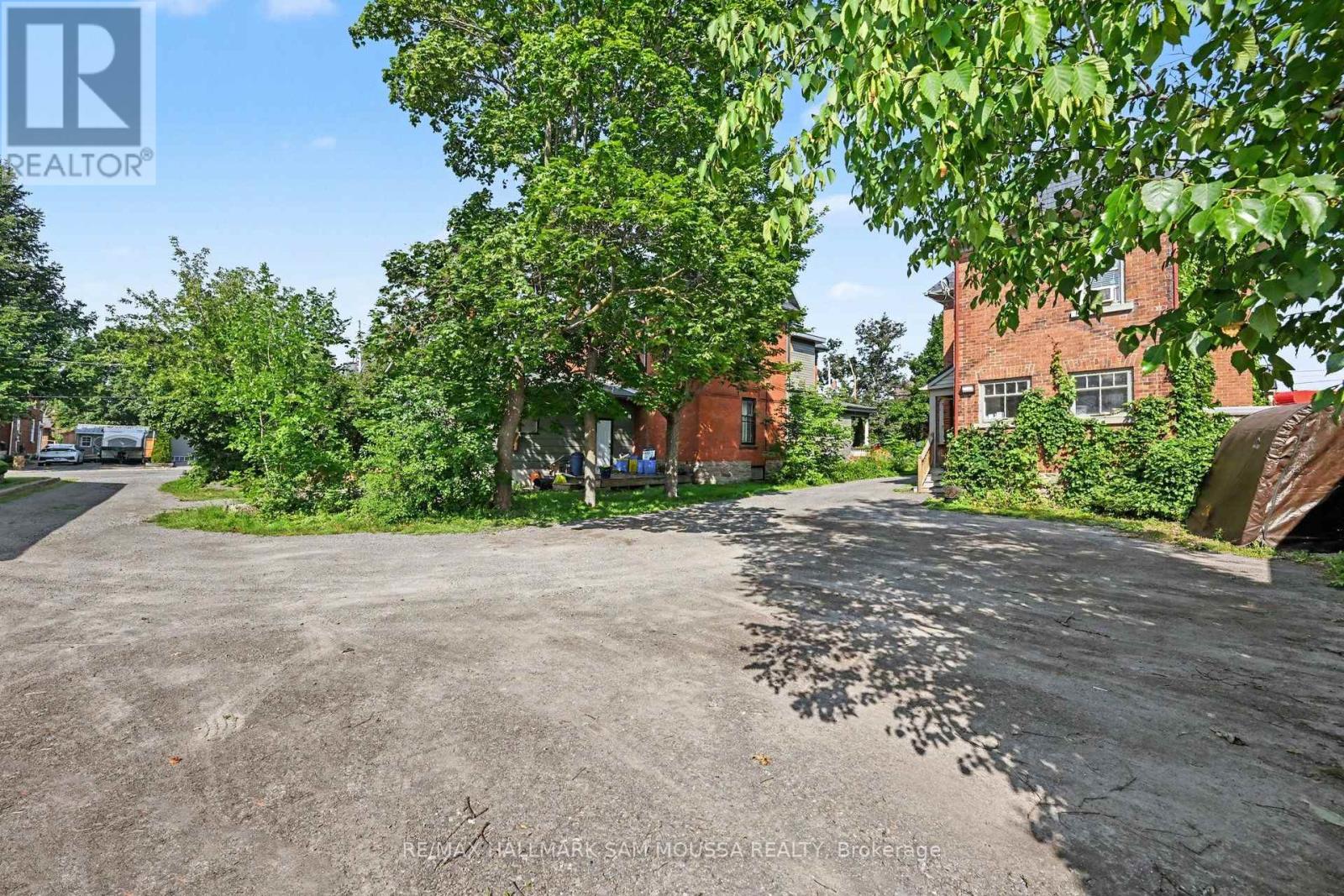 6 Lake Avenue W Property Photo 20
