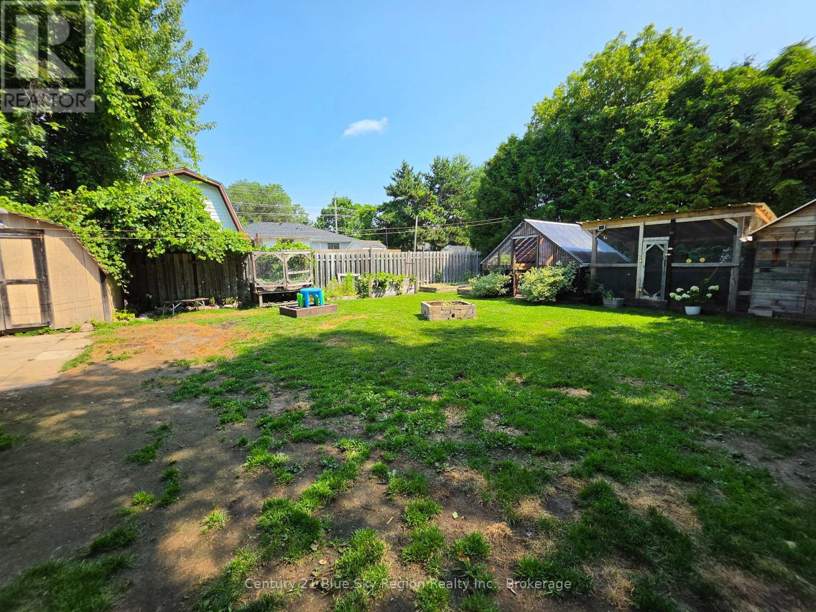 324 King Street Property Photo 30