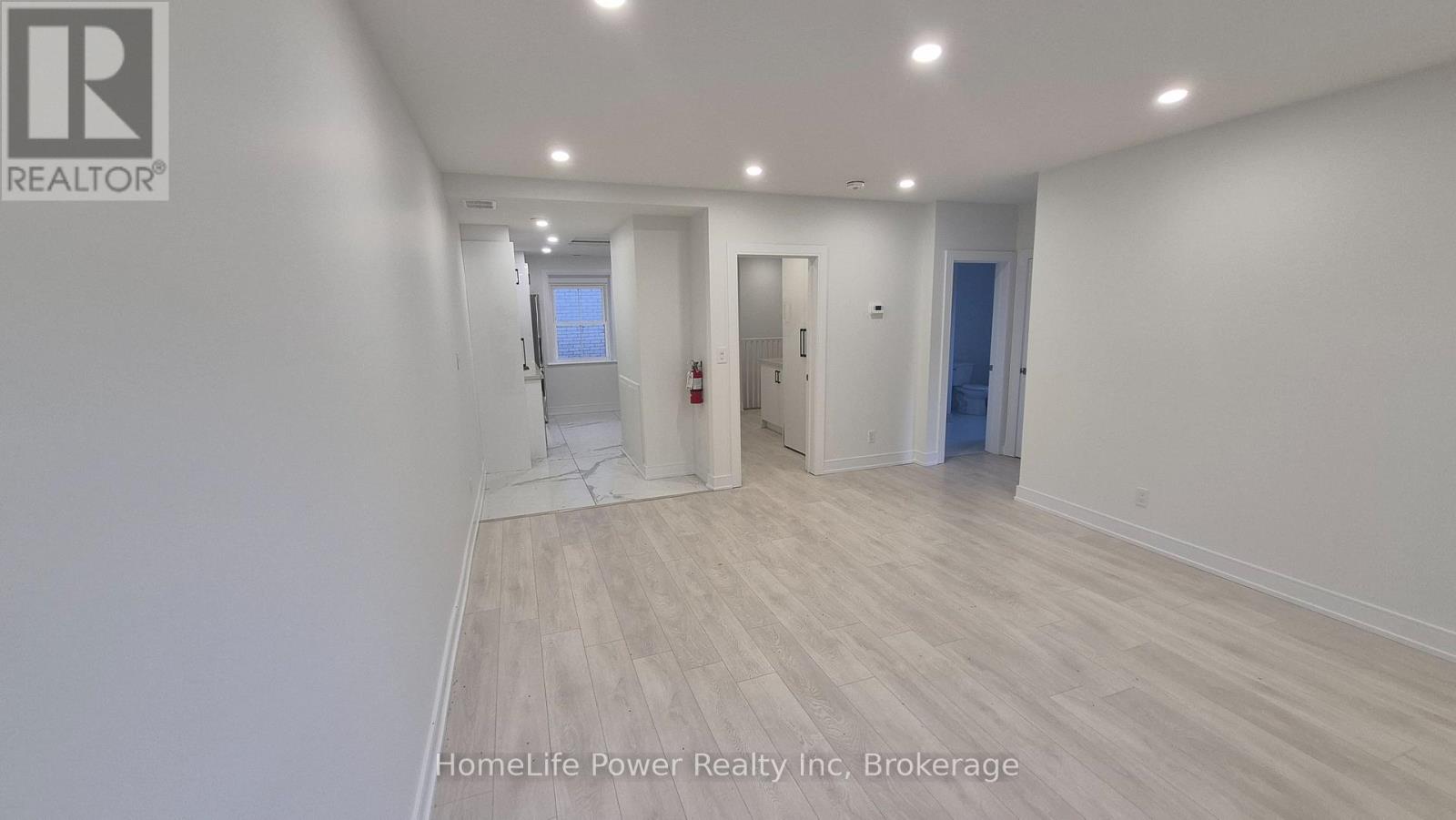 1u - 35 Wellington Street Property Photo 2