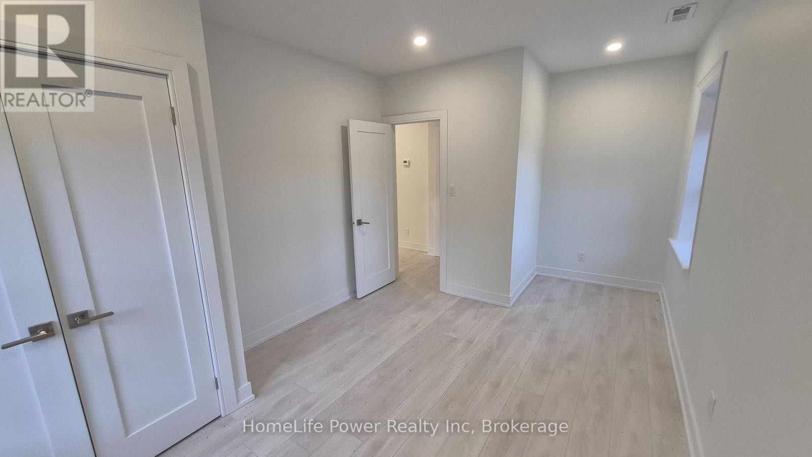 1u - 35 Wellington Street Property Photo 8