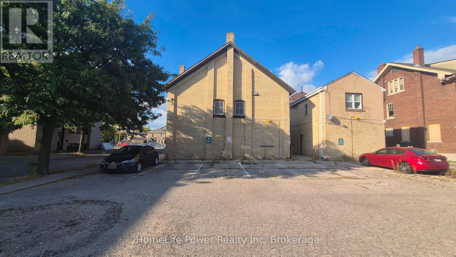 1u - 35 Wellington Street Property Photo 13