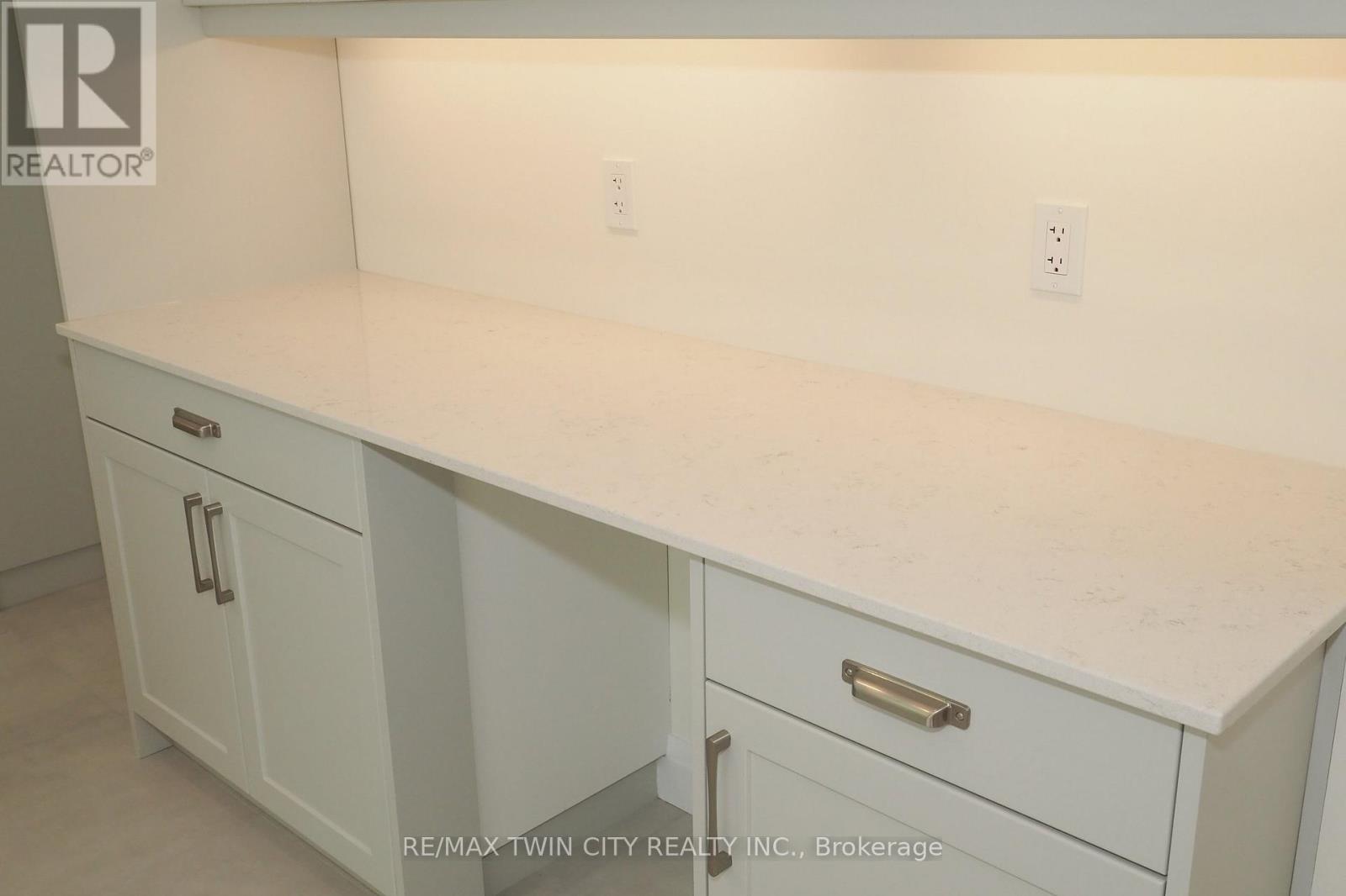 220 Jeffrey Place Property Photo 16