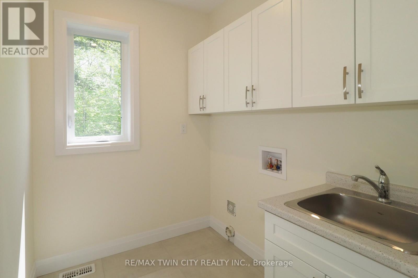 220 Jeffrey Place Property Photo 20