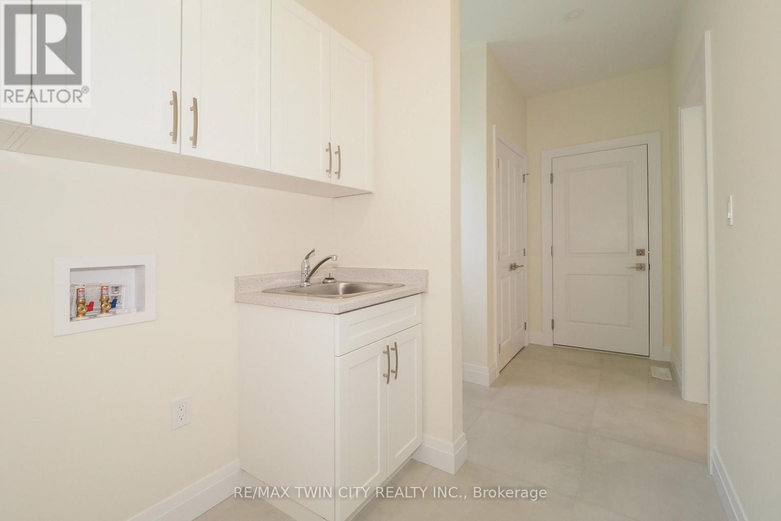 220 Jeffrey Place Property Photo 21