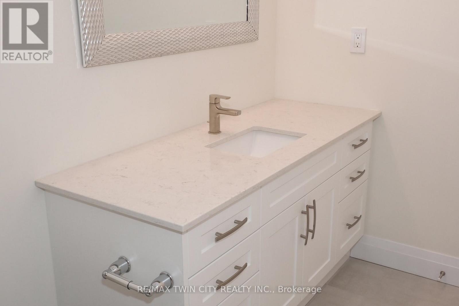 220 Jeffrey Place Property Photo 35