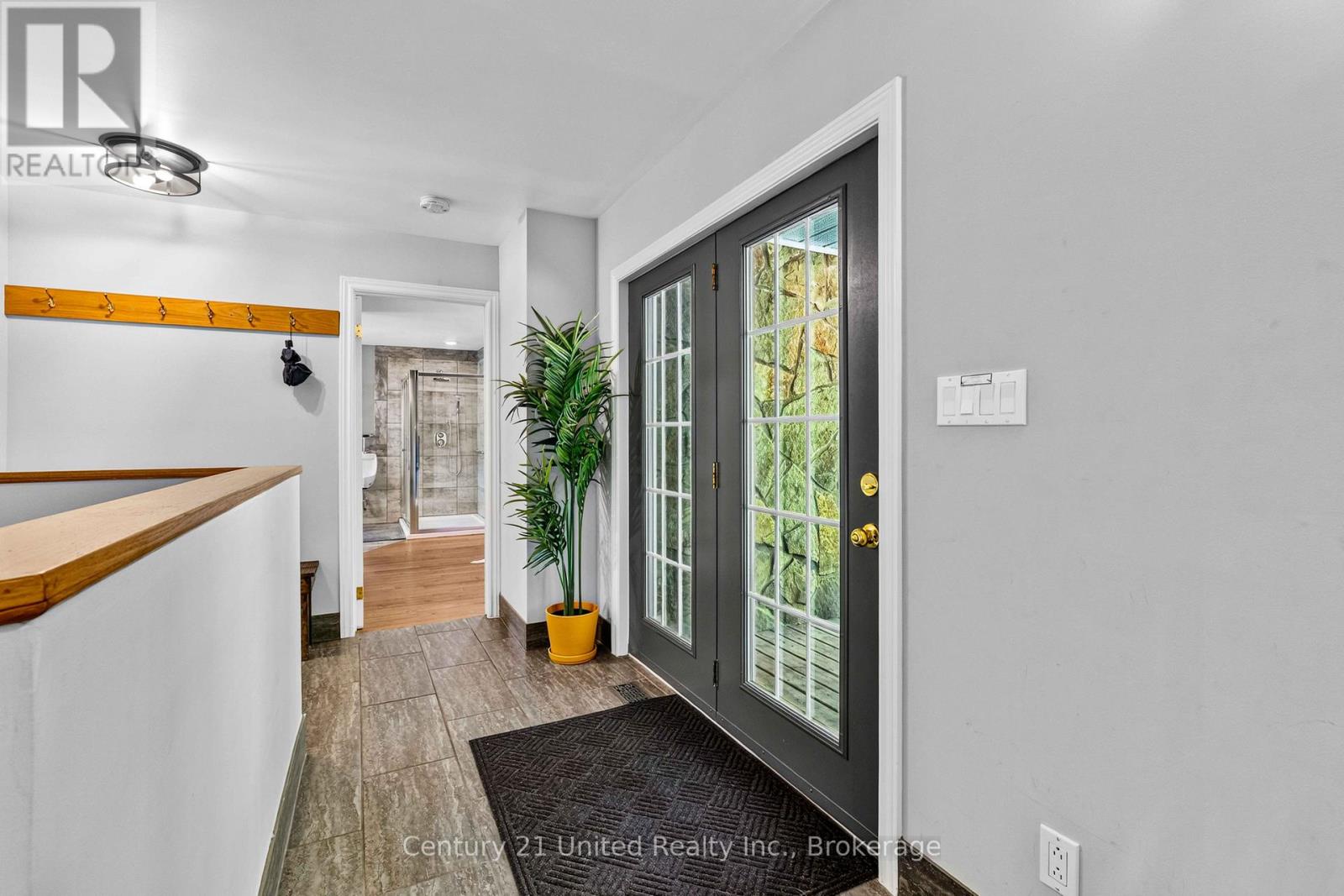 79 Oakridge Road Property Photo 3